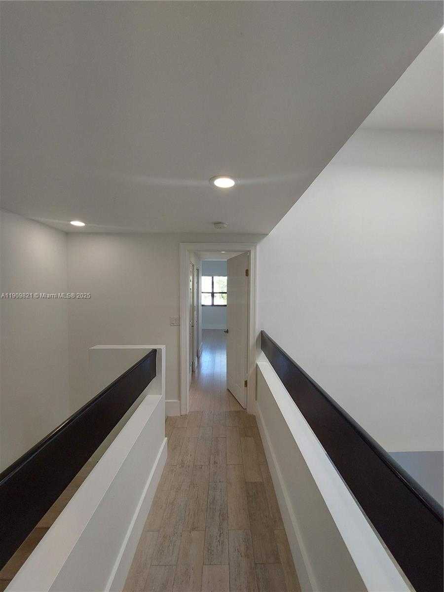 Small Image of 255 POINCIANA DR #605, Sunny Isles Beach Number 22