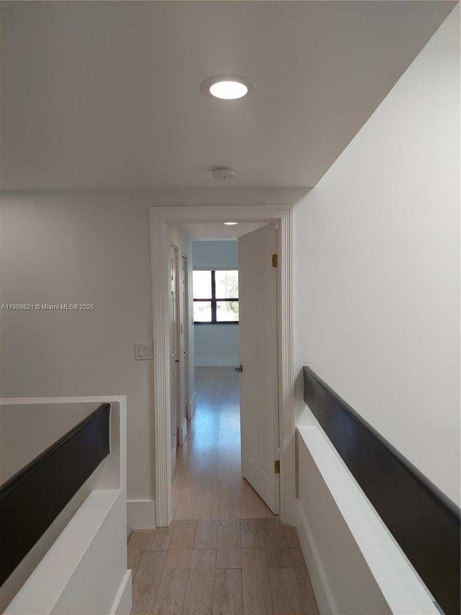 Small Image of 255 POINCIANA DR #605, Sunny Isles Beach Number 23