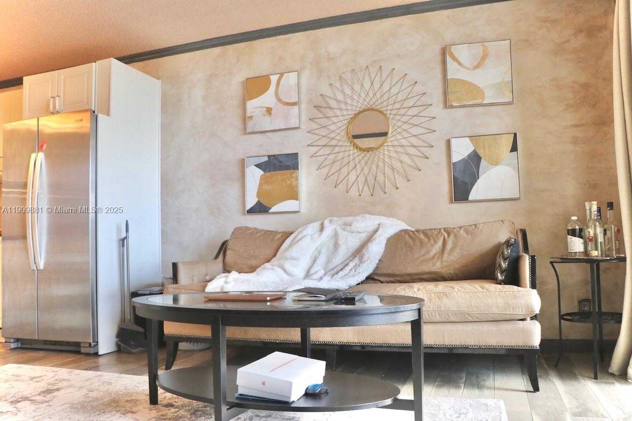 Small Image of Hallandale Beach Number 10