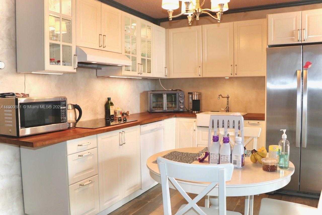 Small Image of Hallandale Beach Number 13