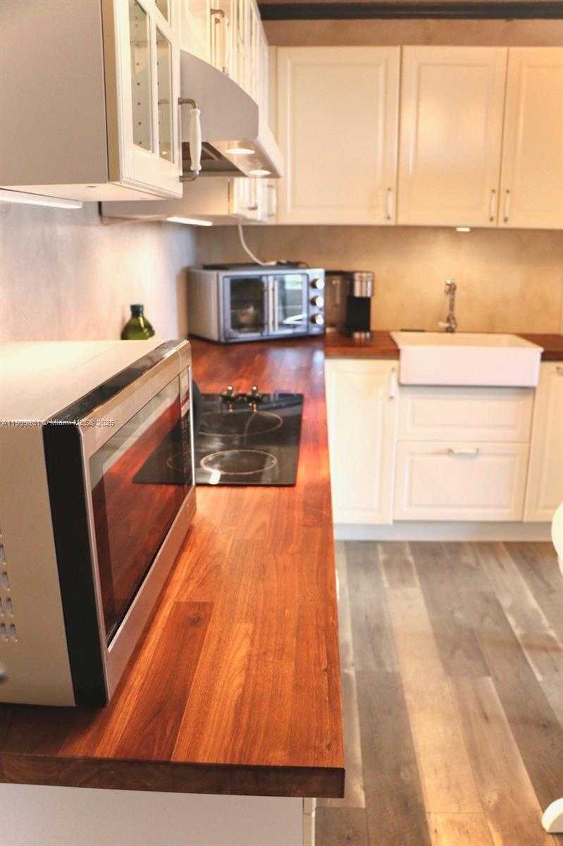 Small Image of Hallandale Beach Number 14