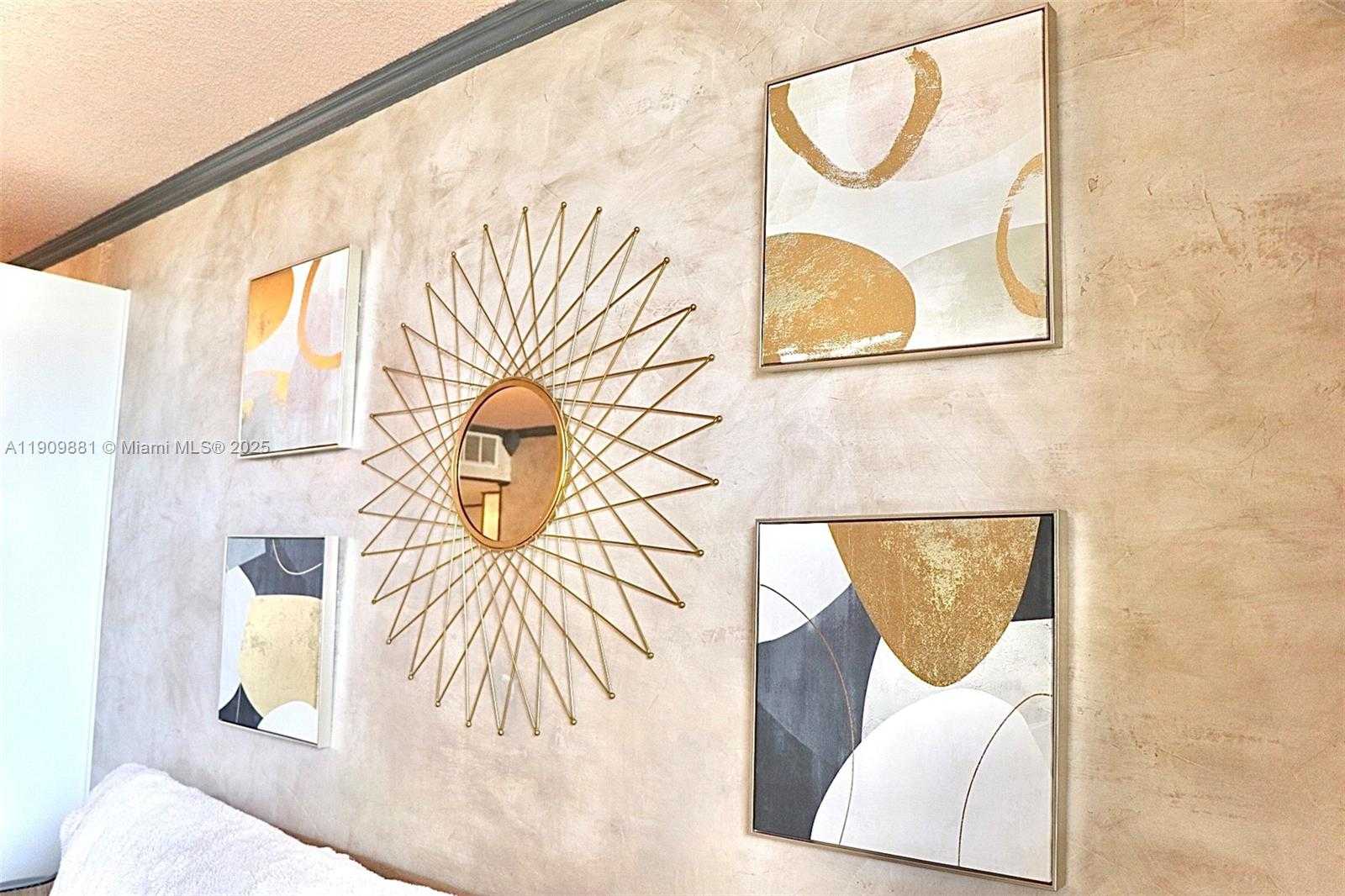 Small Image of Hallandale Beach Number 19