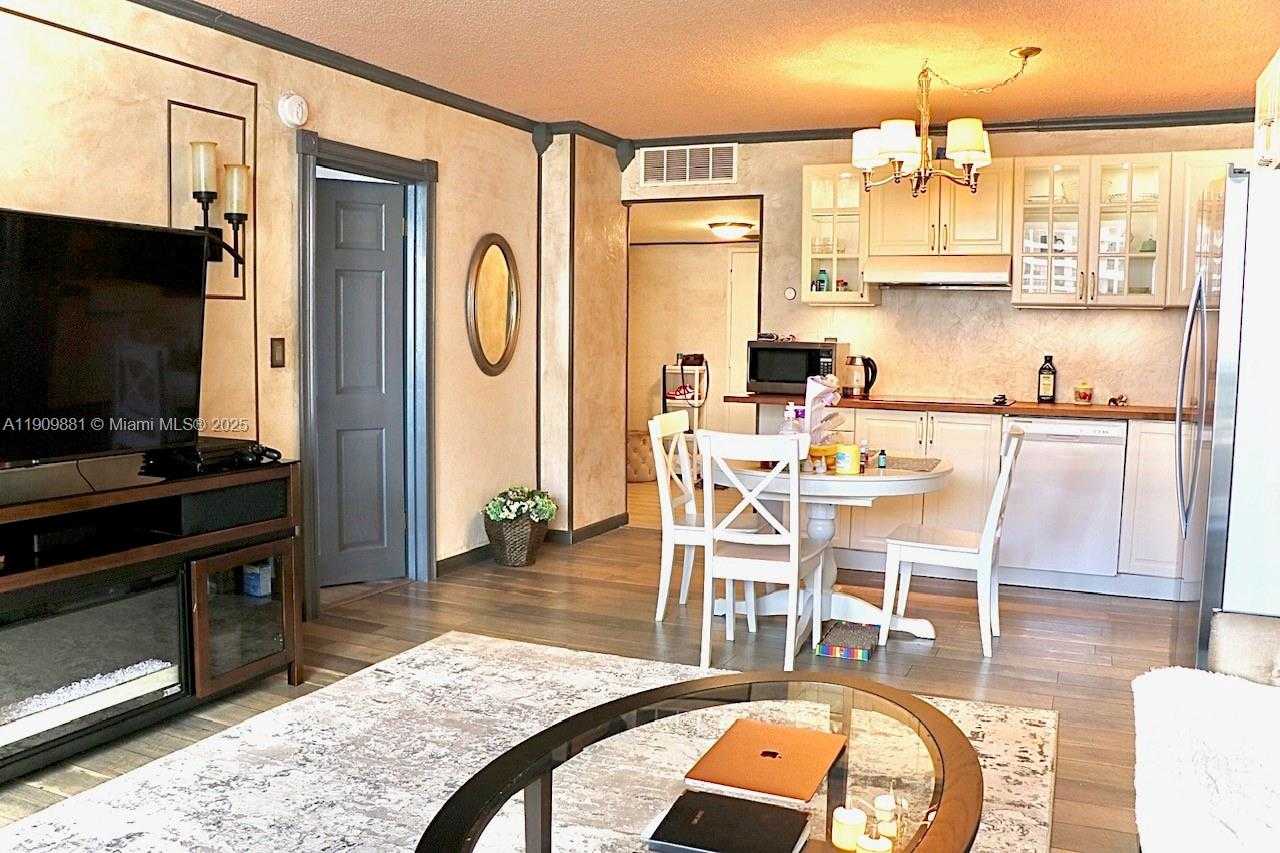 Small Image of Hallandale Beach Number 9