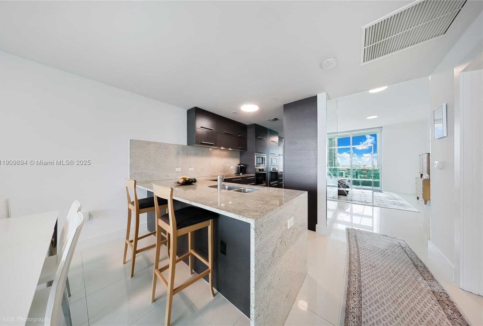 Small Image of 900 BISCAYNE BLVD #2602, Miami Number 5