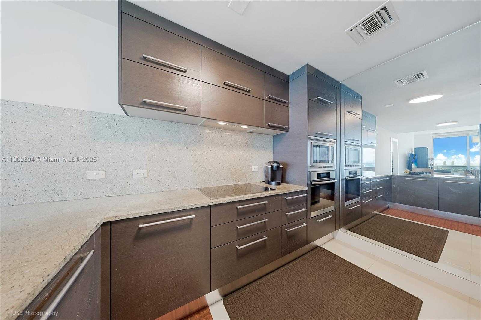 Small Image of 900 BISCAYNE BLVD #2602, Miami Number 7