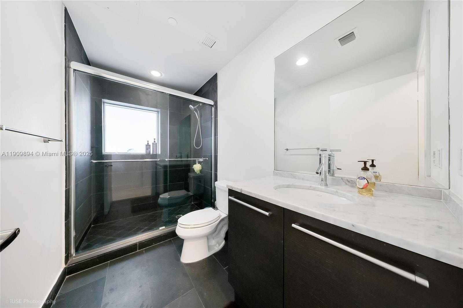 Small Image of 900 BISCAYNE BLVD #2602, Miami Number 9