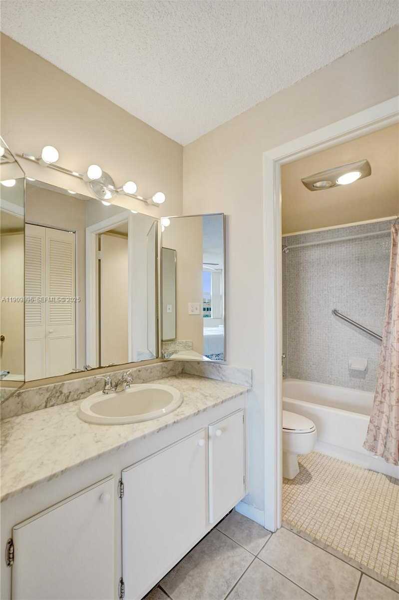 Small Image of 1300 NORTH EAST MIAMI GARDENS DR #320E, Miami Number 20