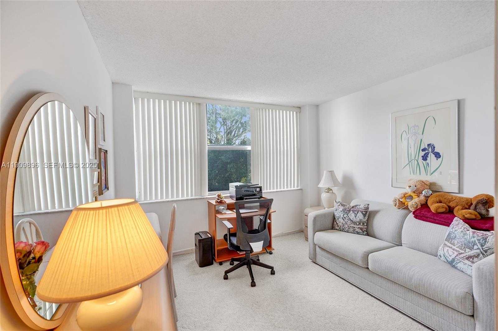 Small Image of 1300 NORTH EAST MIAMI GARDENS DR #320E, Miami Number 23