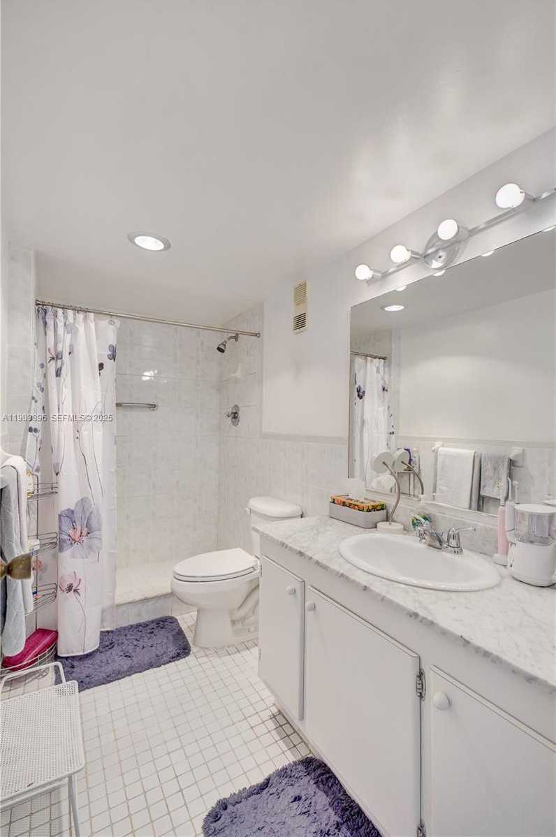 Small Image of 1300 NORTH EAST MIAMI GARDENS DR #320E, Miami Number 30