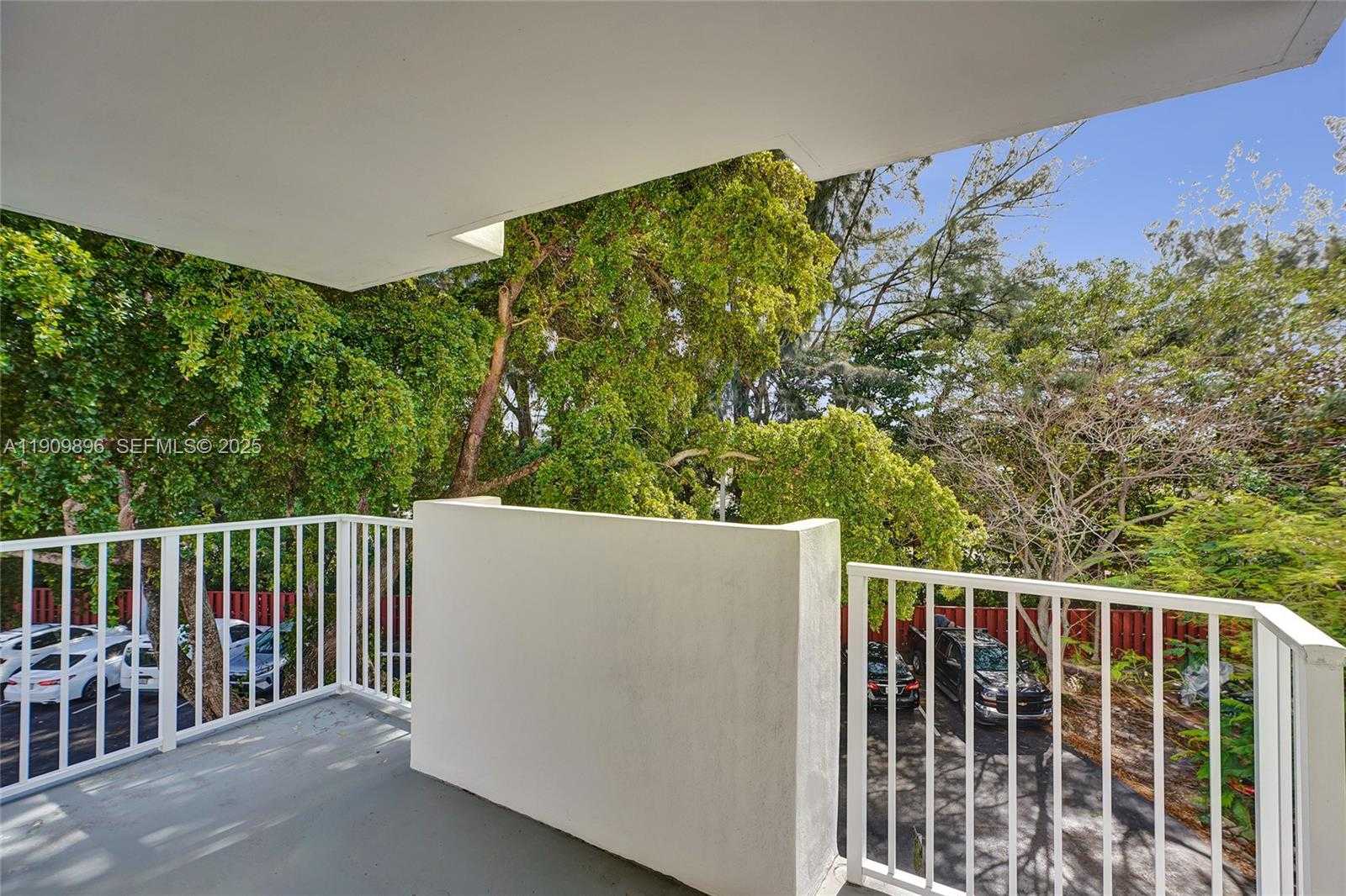 Small Image of 1300 NORTH EAST MIAMI GARDENS DR #320E, Miami Number 44