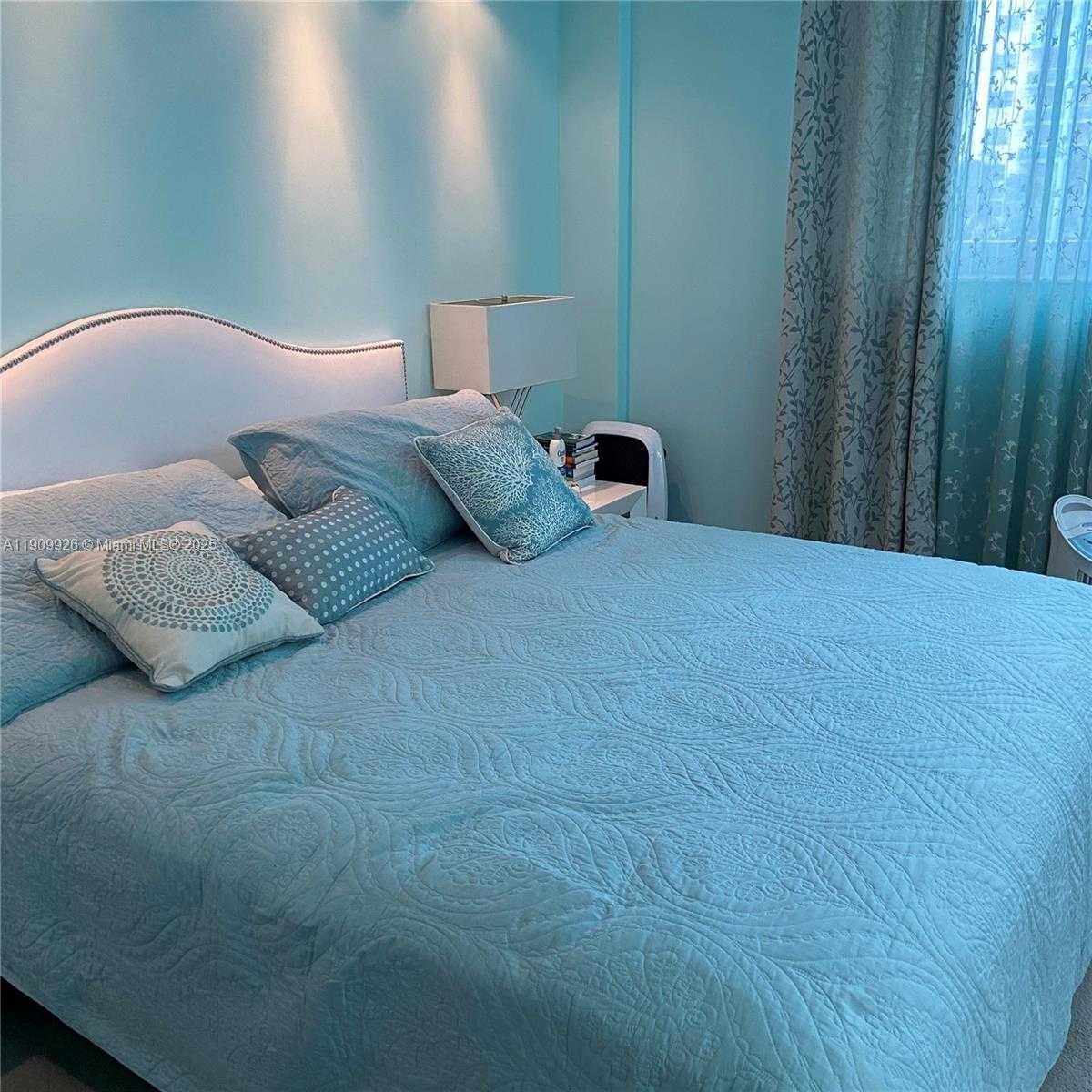 Imagen de Pequeño Objeto