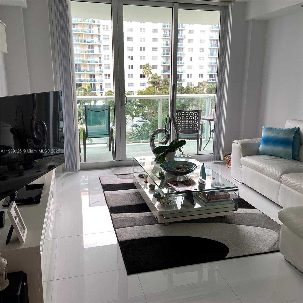 Imagen de Pequeño Objeto