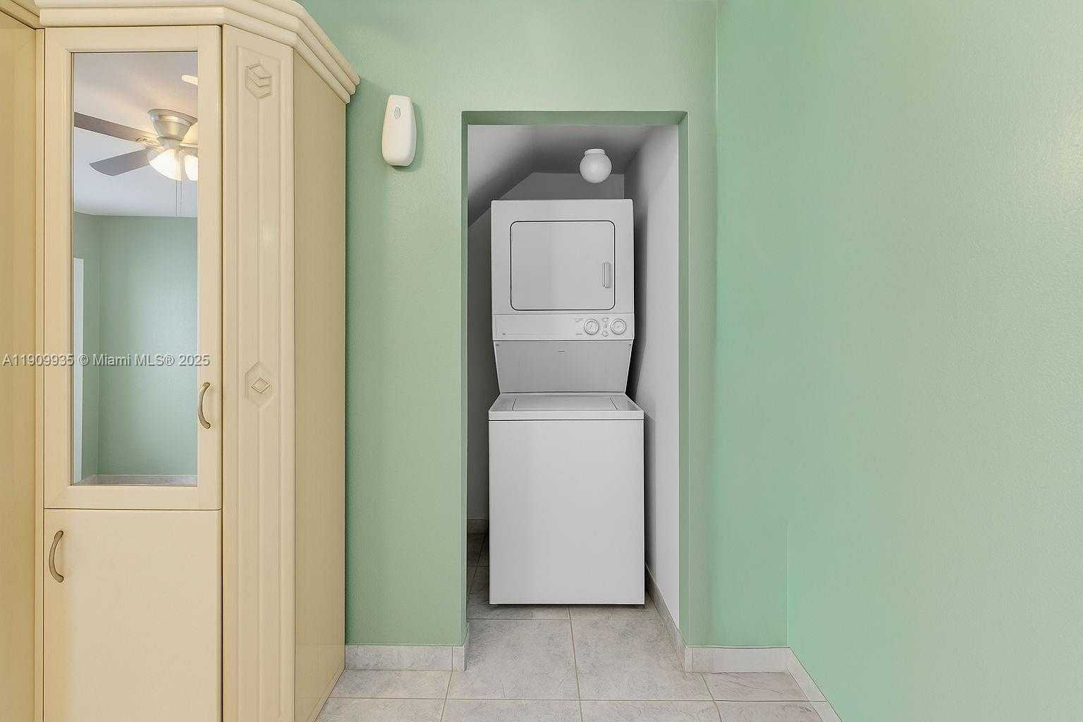 Small Image of 427 NORTH WEST 84TH TER #427, Miami Number 19