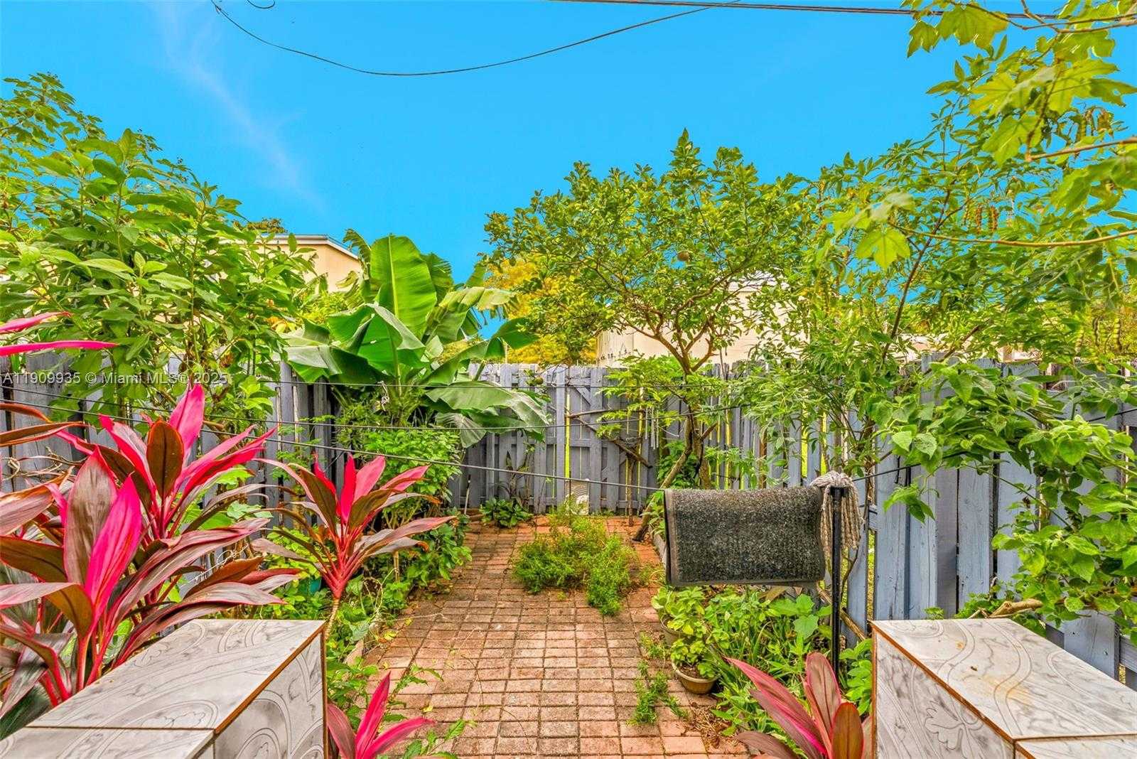 Small Image of 427 NORTH WEST 84TH TER #427, Miami Number 21