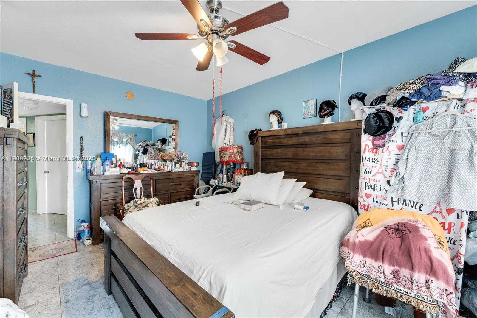 Small Image of 427 NORTH WEST 84TH TER #427, Miami Number 35