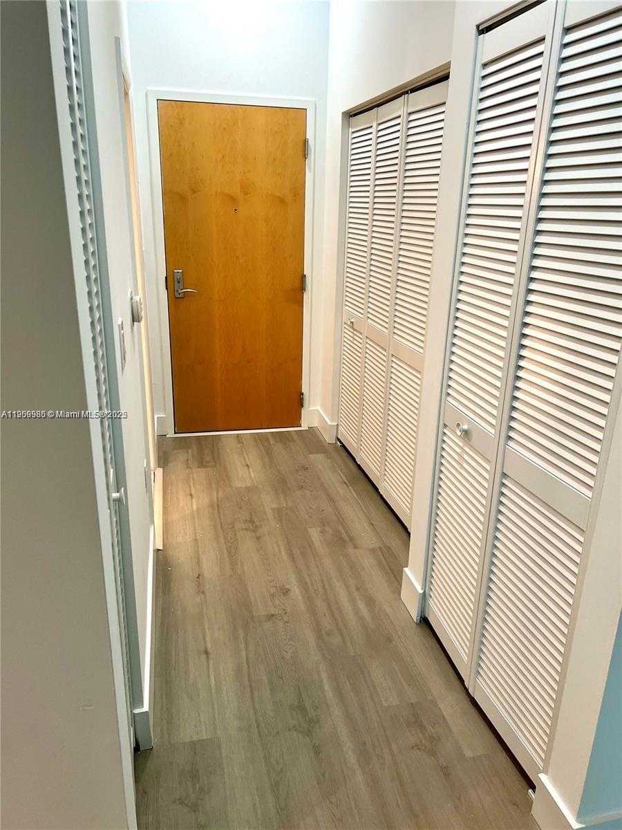 Small Image of 244 BISCAYNE BLVD #348, Miami Number 6