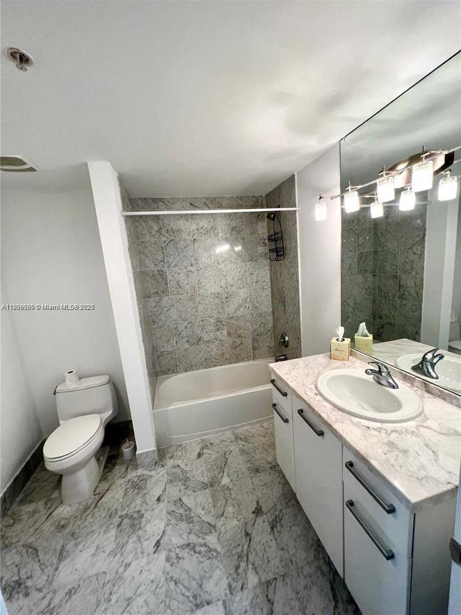 Small Image of 244 BISCAYNE BLVD #348, Miami Number 7