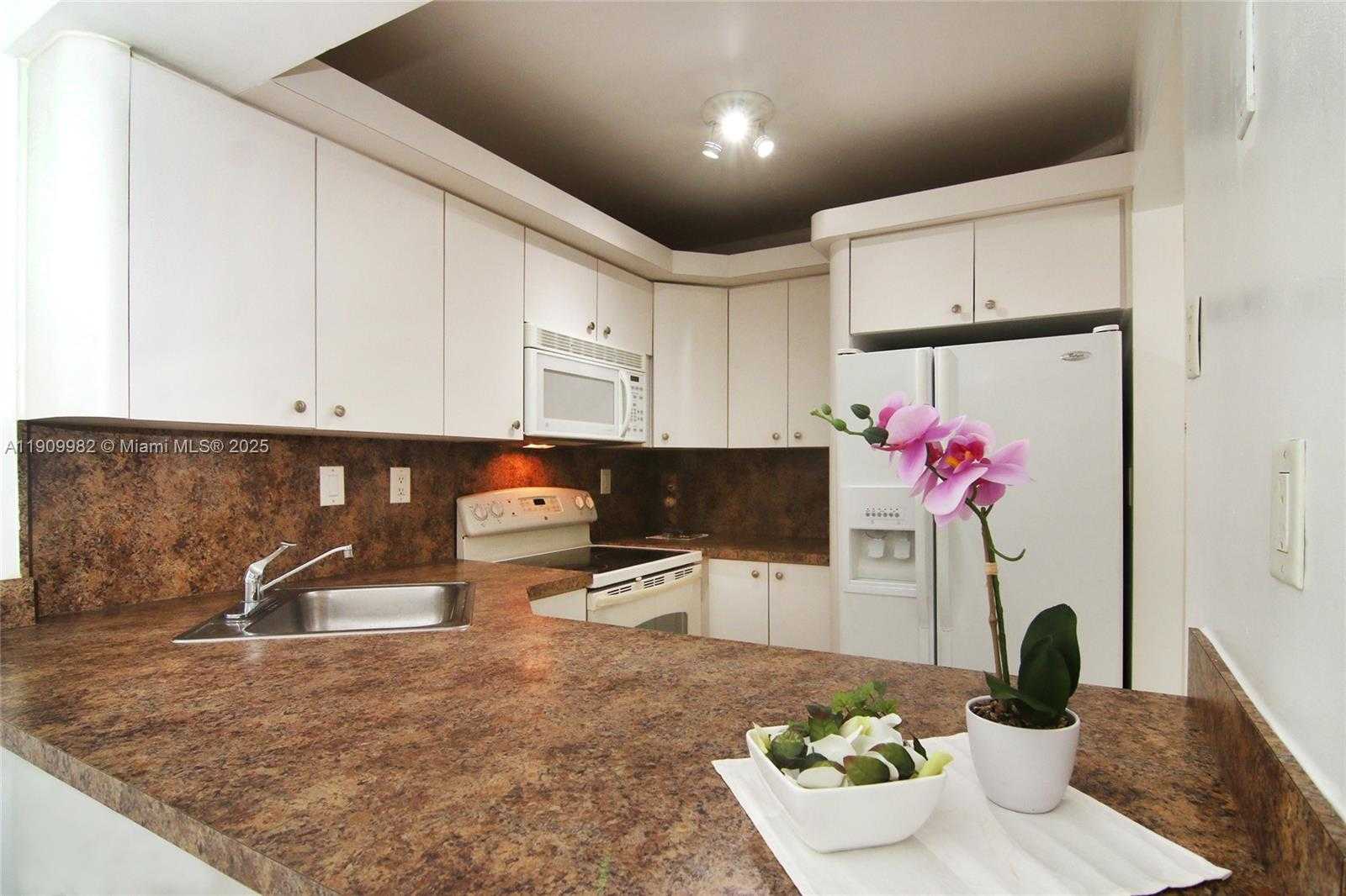 Small Image of 16465 NORTH EAST 22ND AVE #116, North Miami Beach Number 1