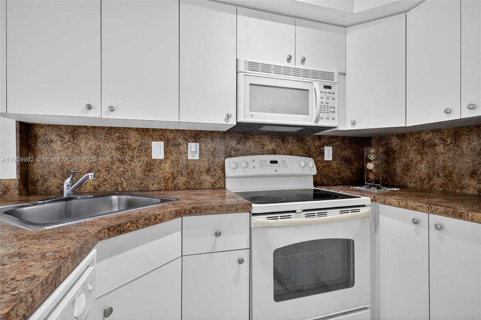 Small Image of 16465 NORTH EAST 22ND AVE #116, North Miami Beach Number 12