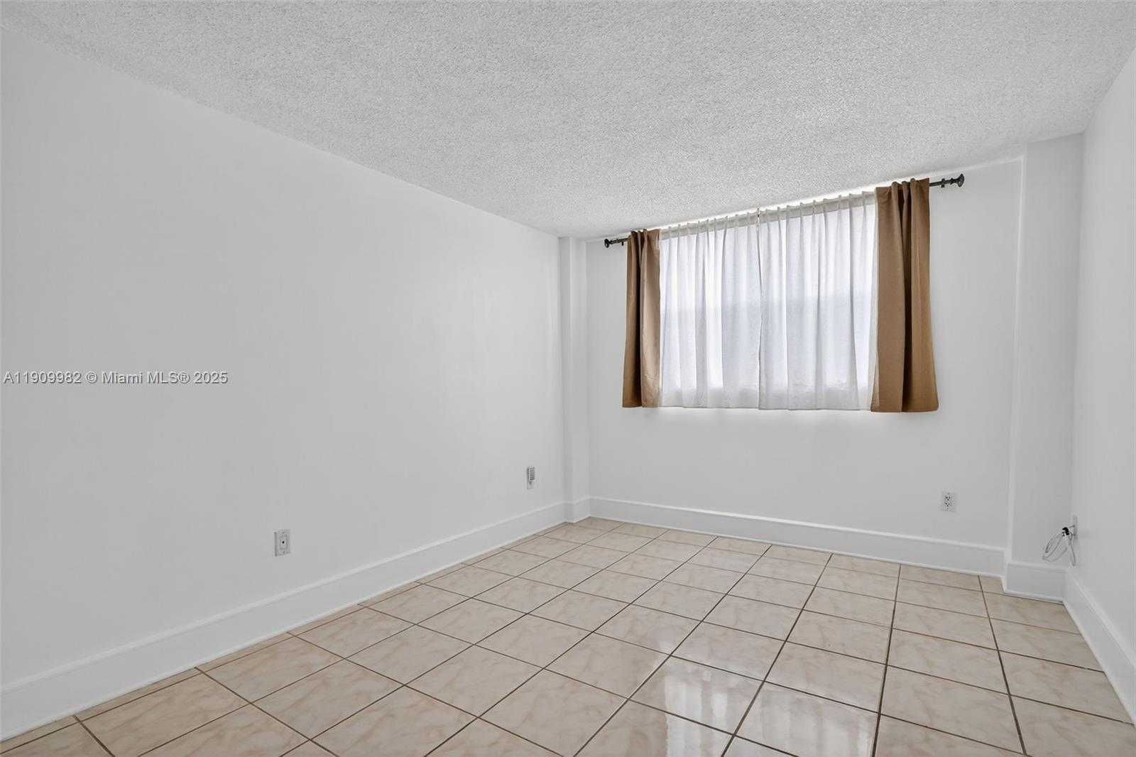 Small Image of 16465 NORTH EAST 22ND AVE #116, North Miami Beach Number 19
