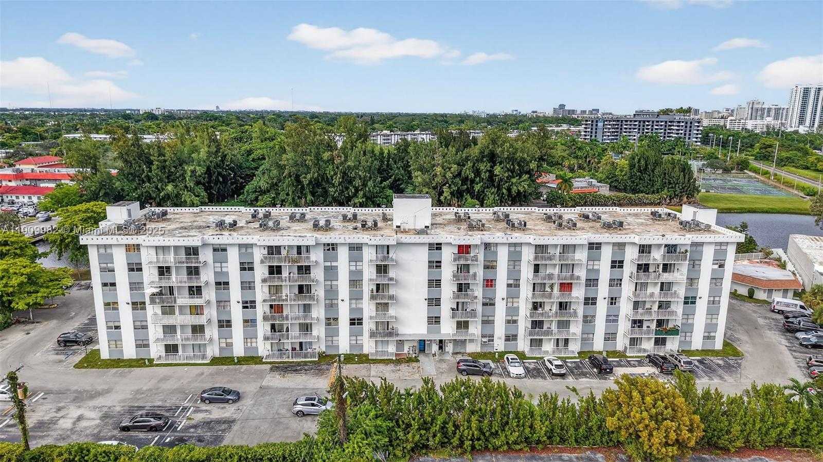 Small Image of 16465 NORTH EAST 22ND AVE #116, North Miami Beach Number 33