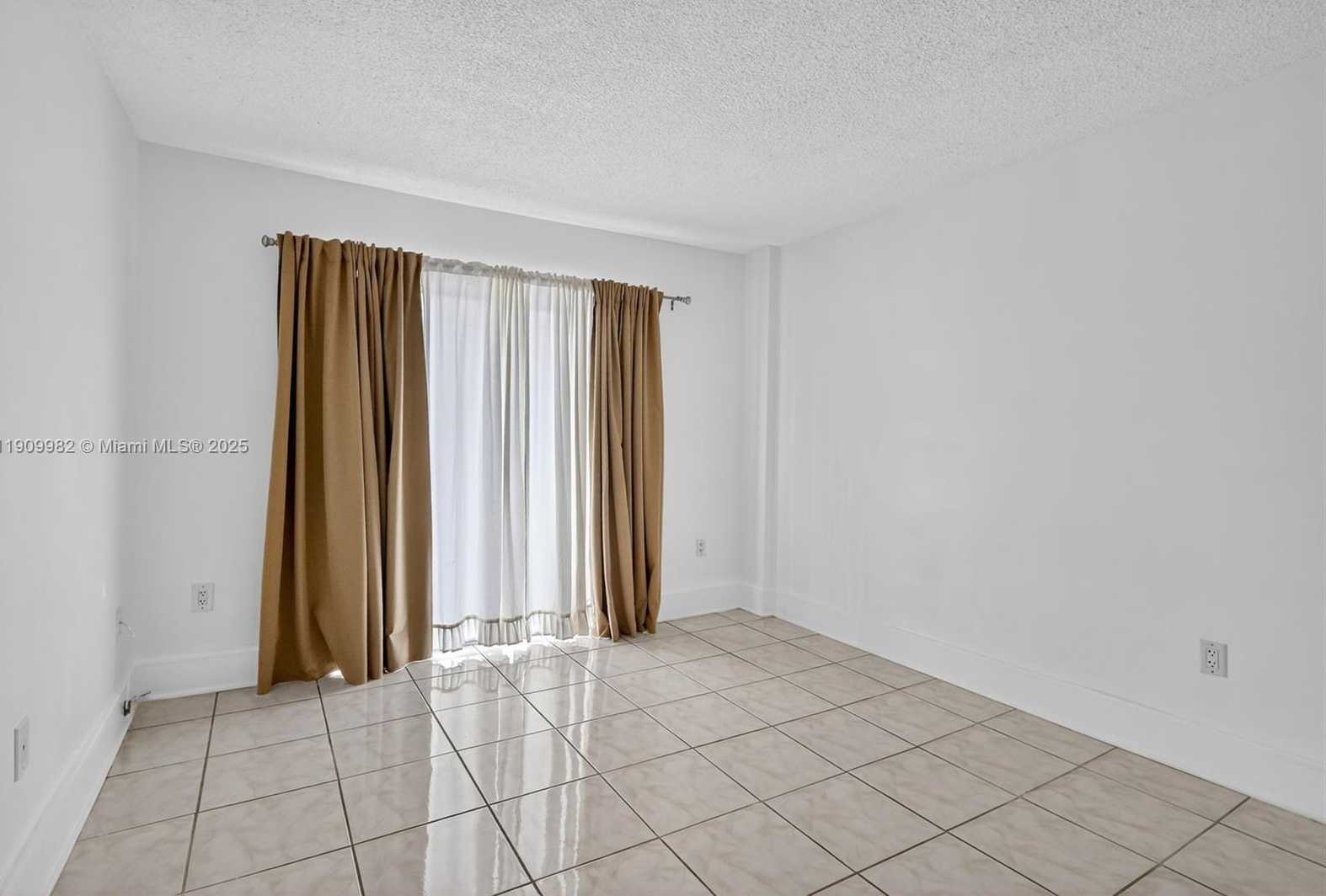 Small Image of 16465 NORTH EAST 22ND AVE #116, North Miami Beach Number 9