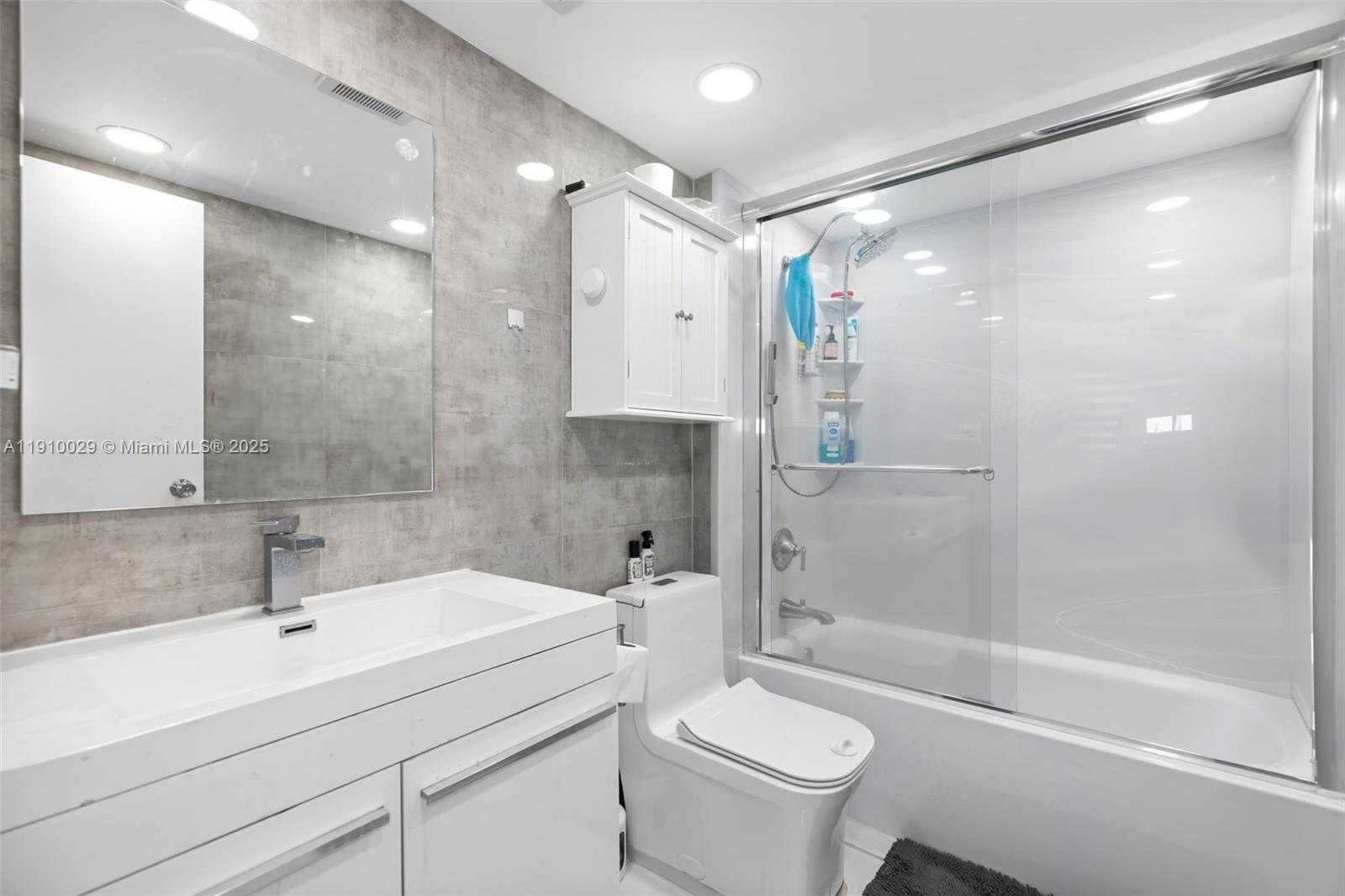 Small Image of 16546 NORTH EAST 26TH AVE #3J, North Miami Beach Number 10