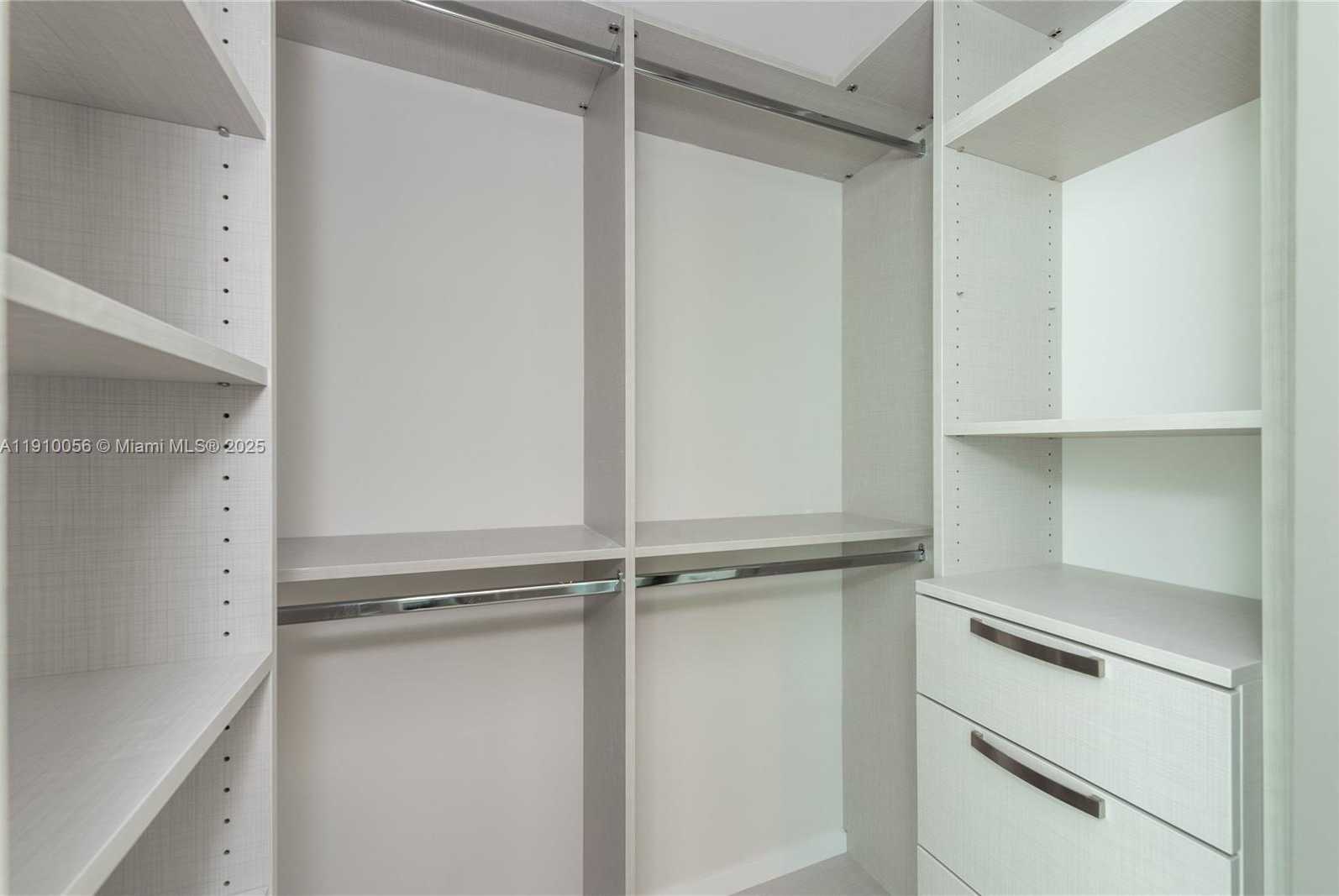 Small Image of 950 BRICKELL BAY DR #4007, Miami Number 11