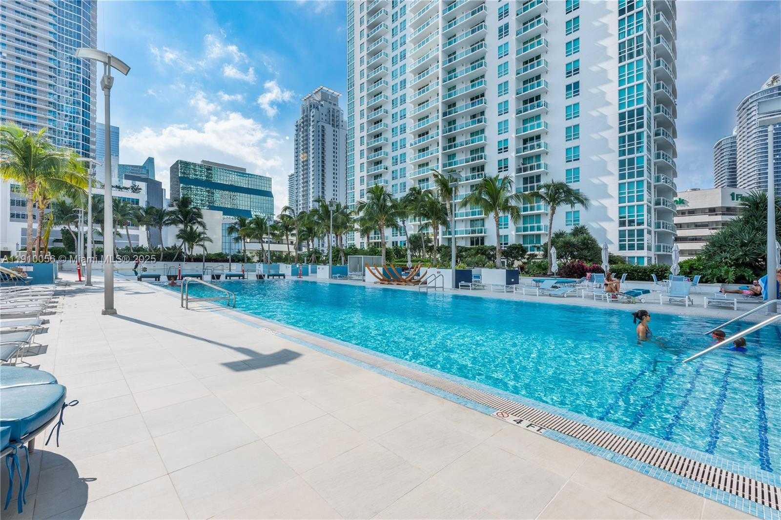 Small Image of 950 BRICKELL BAY DR #4007, Miami Number 17