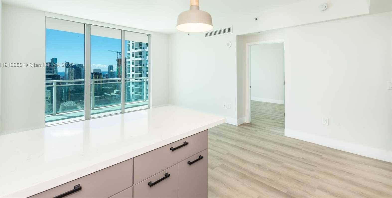 Small Image of 950 BRICKELL BAY DR #4007, Miami Number 6