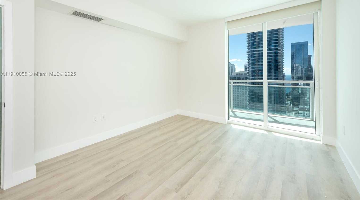 Small Image of 950 BRICKELL BAY DR #4007, Miami Number 7