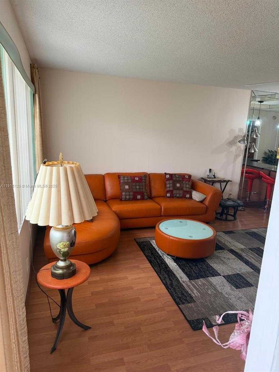 Small Image of 410 SOUTH EAST 2ND ST #105, Hallandale Beach Number 2