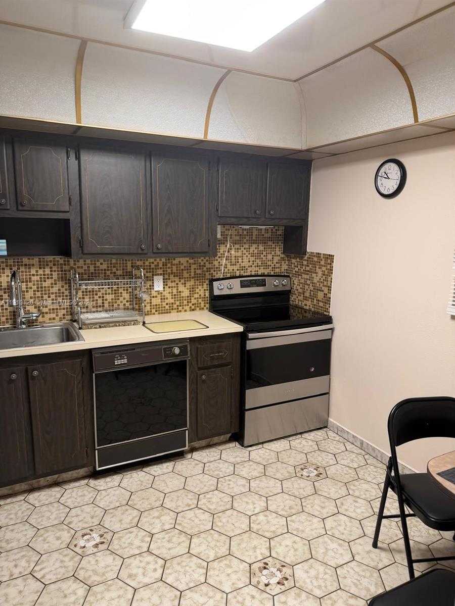 Small Image of 410 SOUTH EAST 2ND ST #105, Hallandale Beach Number 5