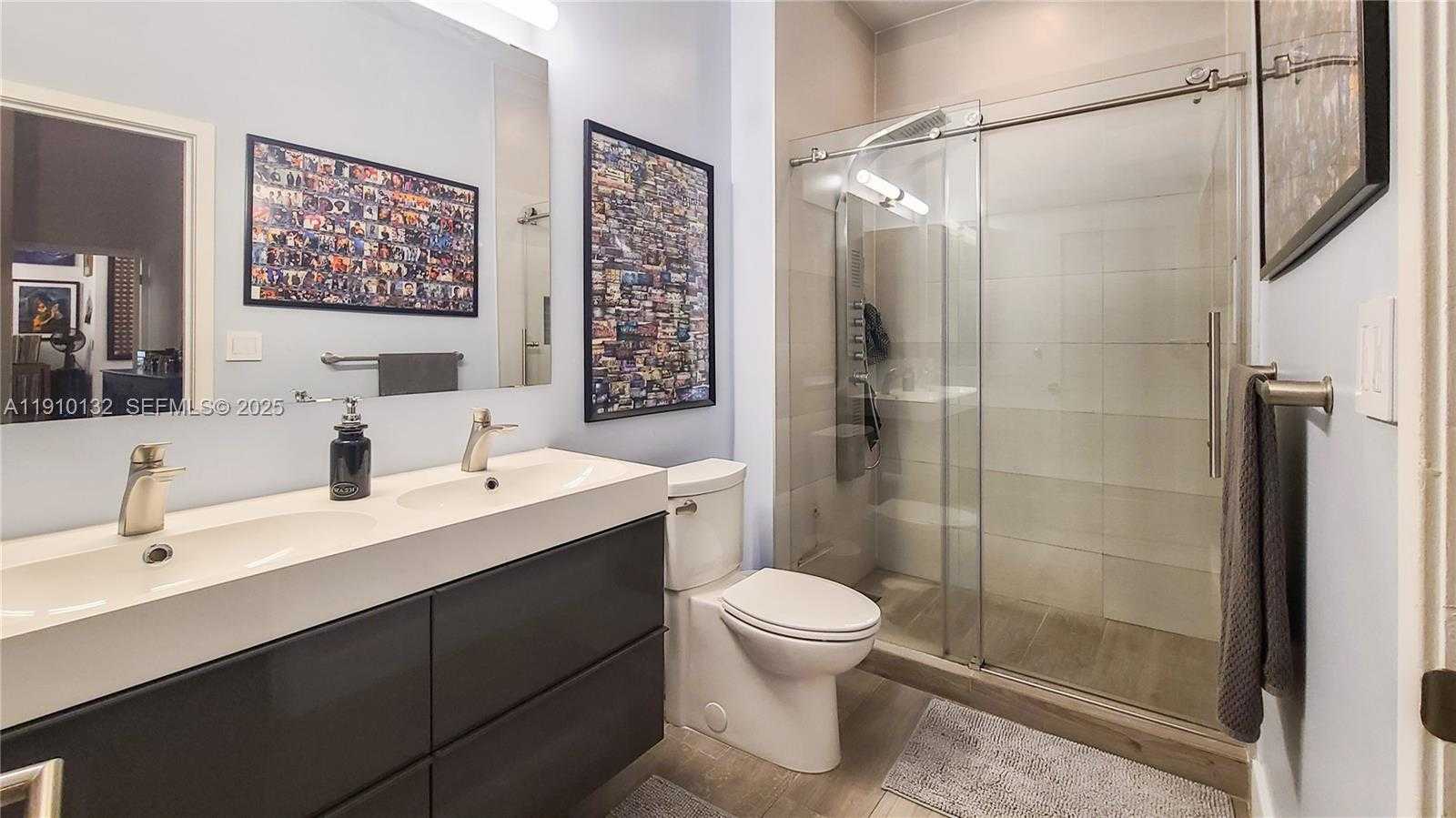 Small Image of 2001 BISCAYNE BLVD #2117, Miami Number 12