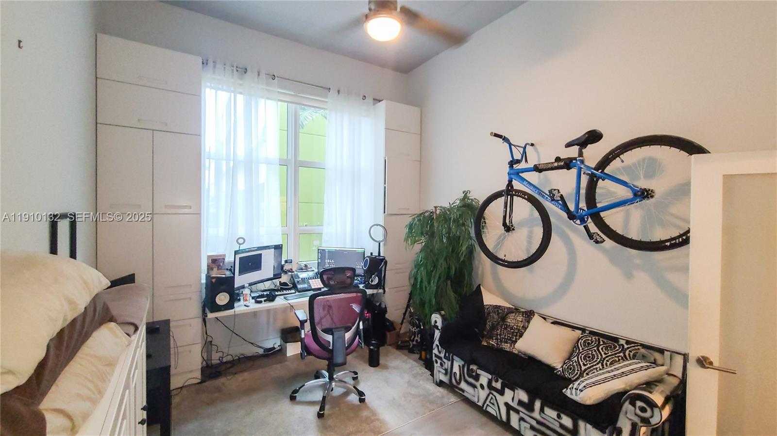 Small Image of 2001 BISCAYNE BLVD #2117, Miami Number 13