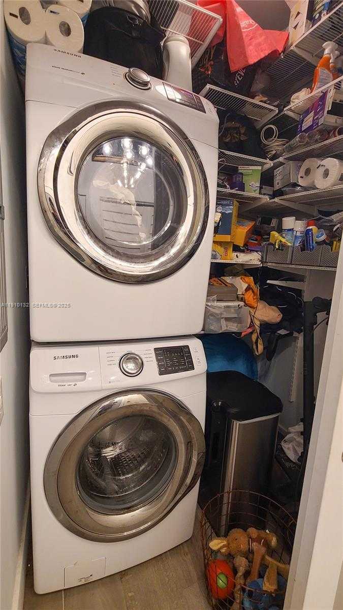 Small Image of 2001 BISCAYNE BLVD #2117, Miami Number 15