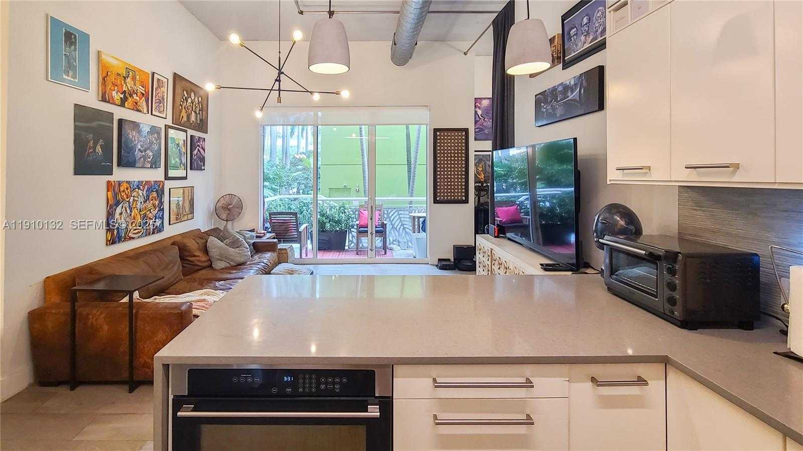 Small Image of 2001 BISCAYNE BLVD #2117, Miami Number 5