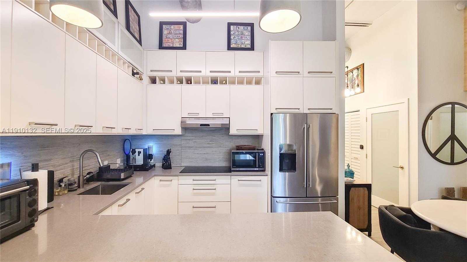 Small Image of 2001 BISCAYNE BLVD #2117, Miami Number 8