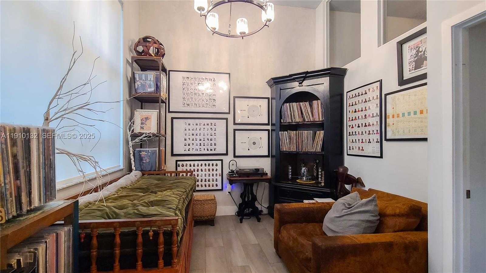 Small Image of 2001 BISCAYNE BLVD #2117, Miami Number 9