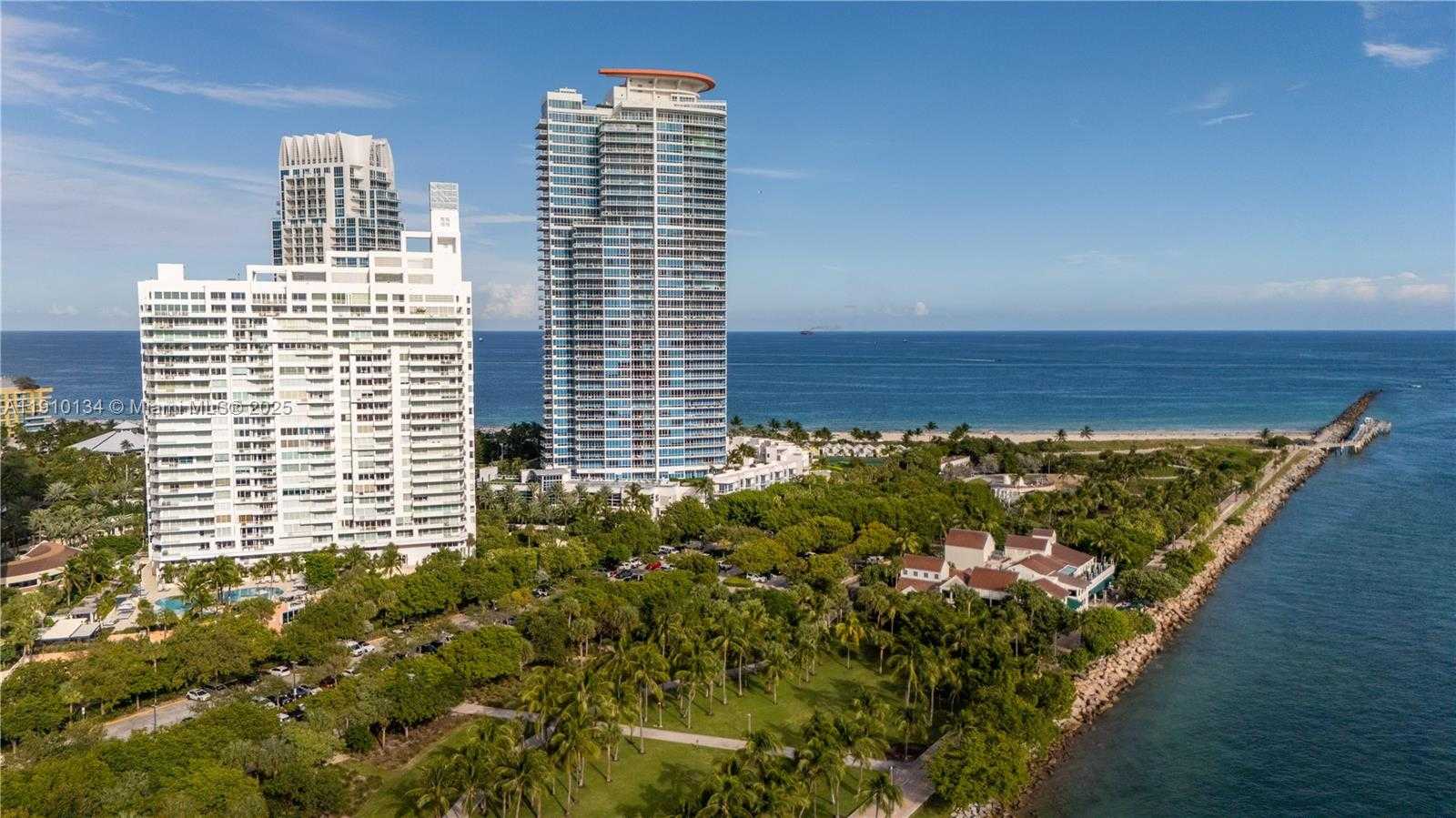 Small Image of 400 SOUTH POINTE DR #2310, Miami Beach Number 10