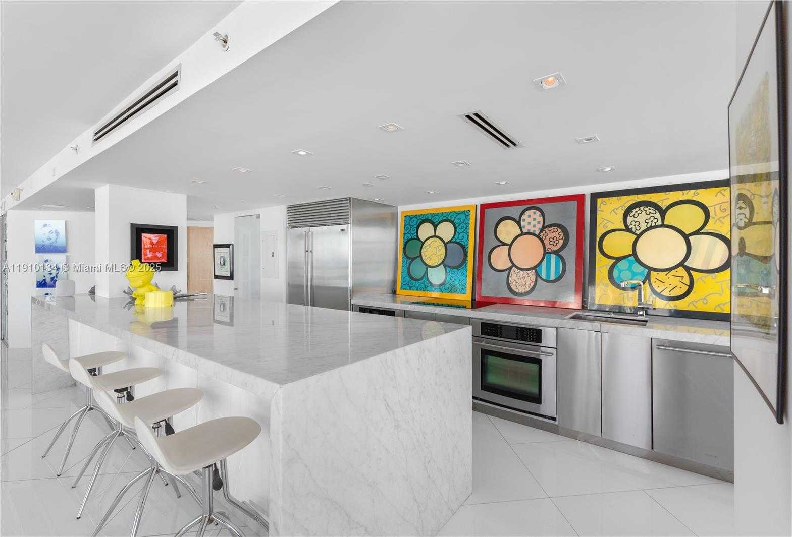 Small Image of 400 SOUTH POINTE DR #2310, Miami Beach Number 21