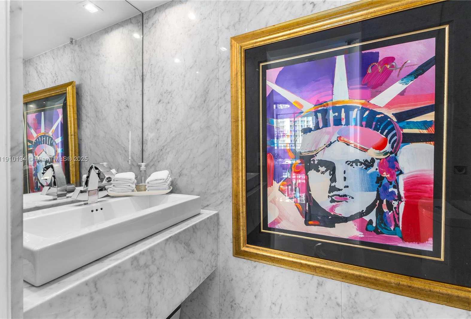 Small Image of 400 SOUTH POINTE DR #2310, Miami Beach Number 29