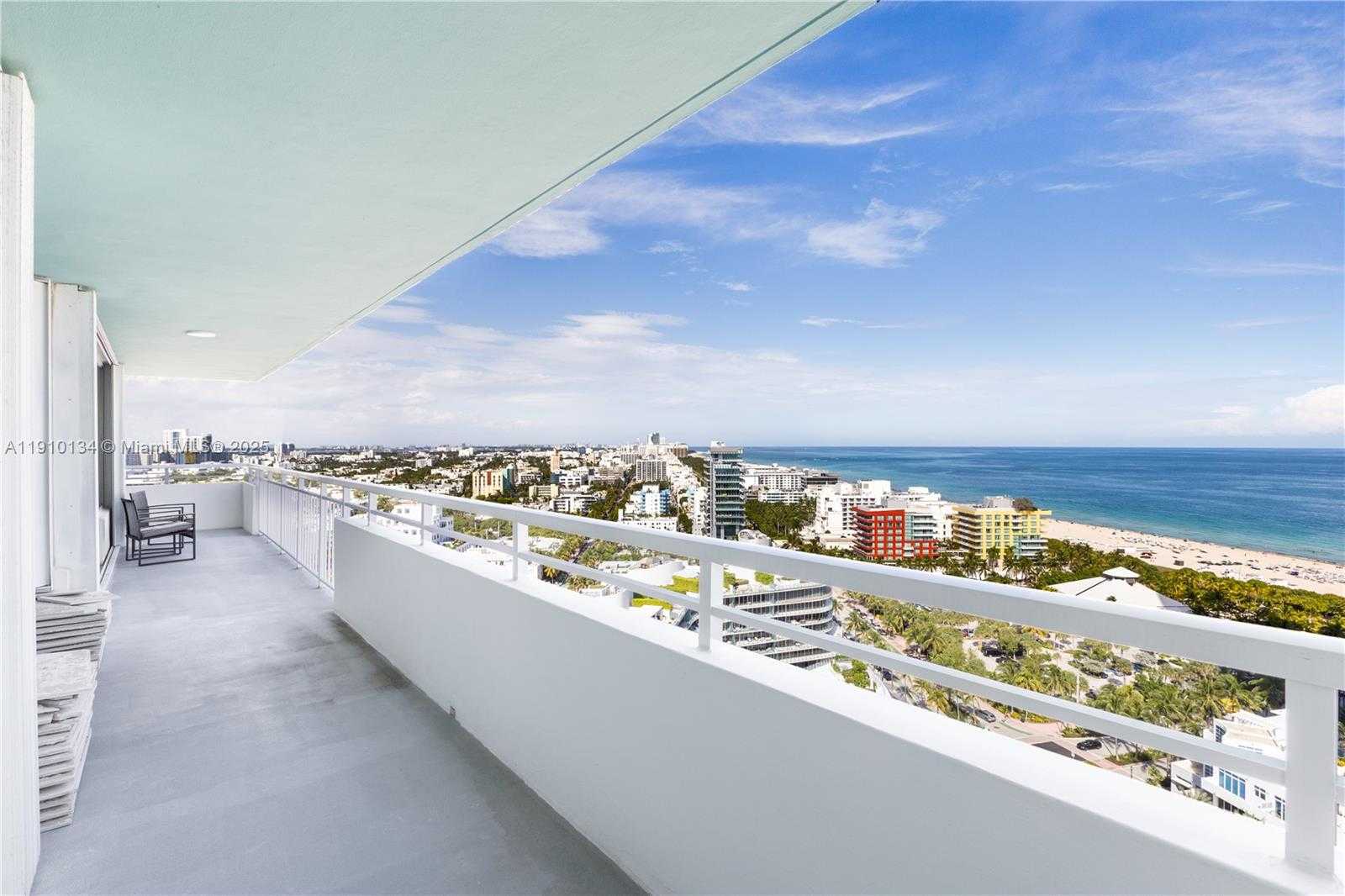 Small Image of 400 SOUTH POINTE DR #2310, Miami Beach Number 5