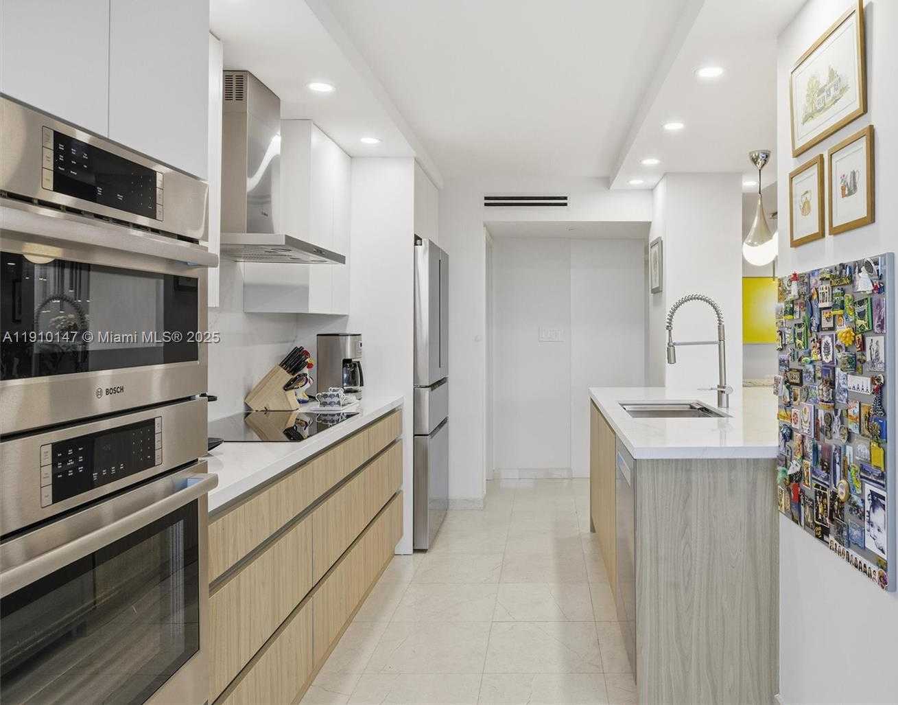 Small Image of 2655 COLLINS AVE #501, Miami Beach Number 10