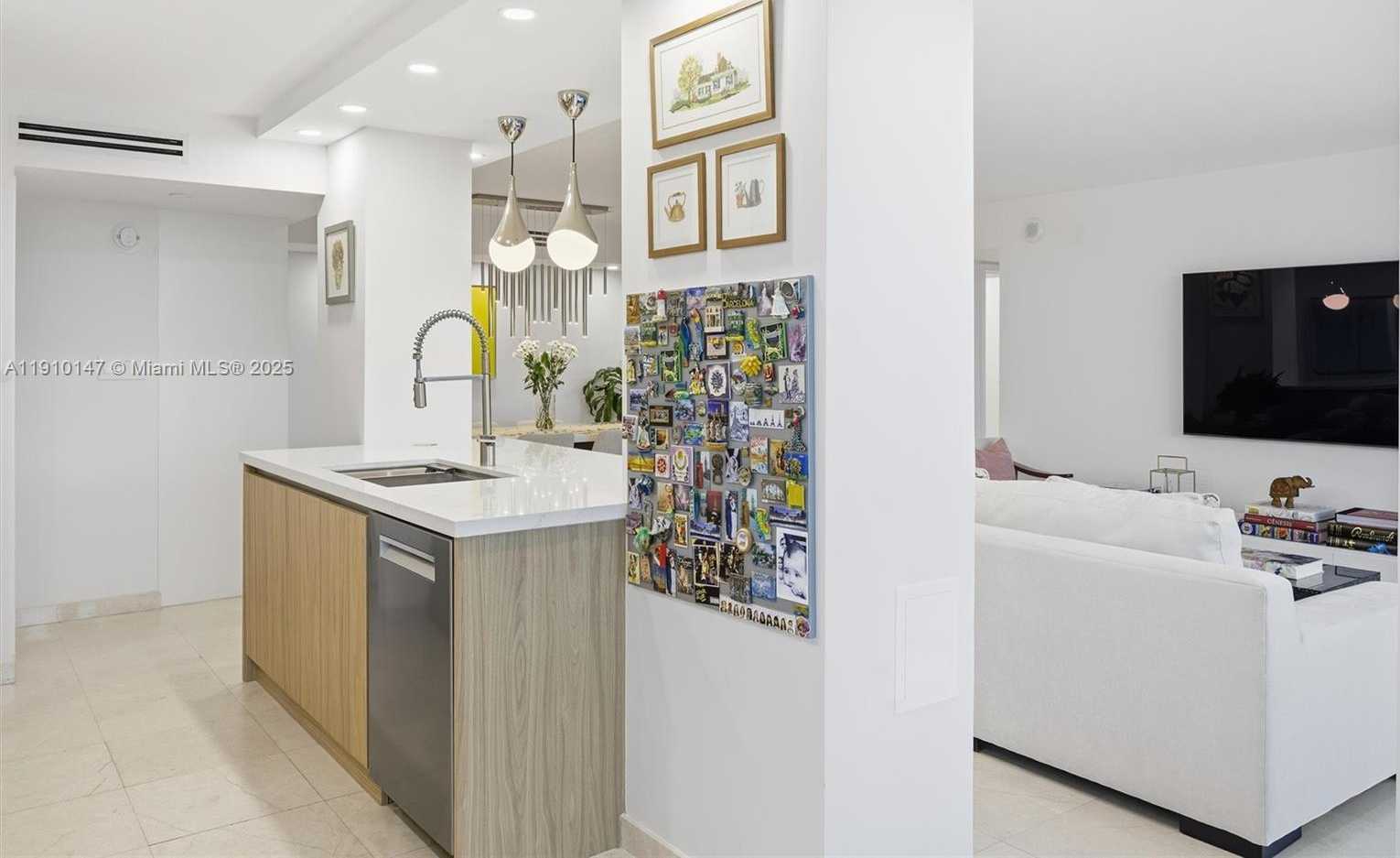 Small Image of 2655 COLLINS AVE #501, Miami Beach Number 11