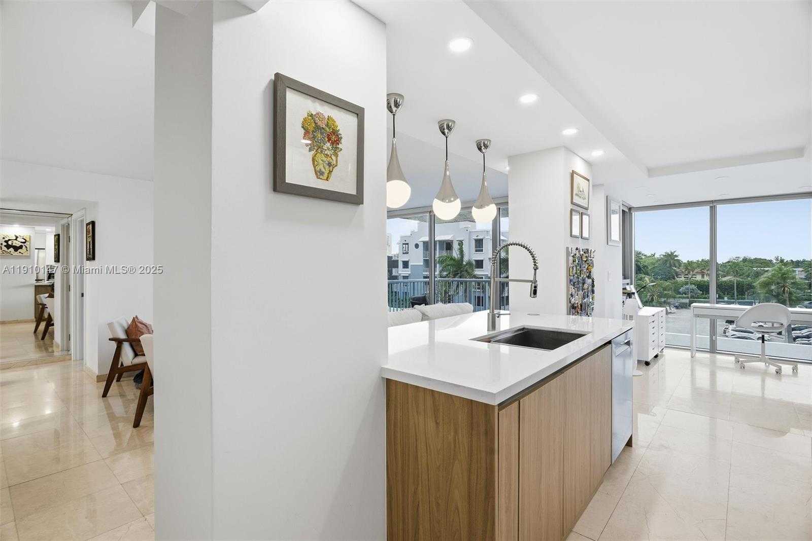 Small Image of 2655 COLLINS AVE #501, Miami Beach Number 12