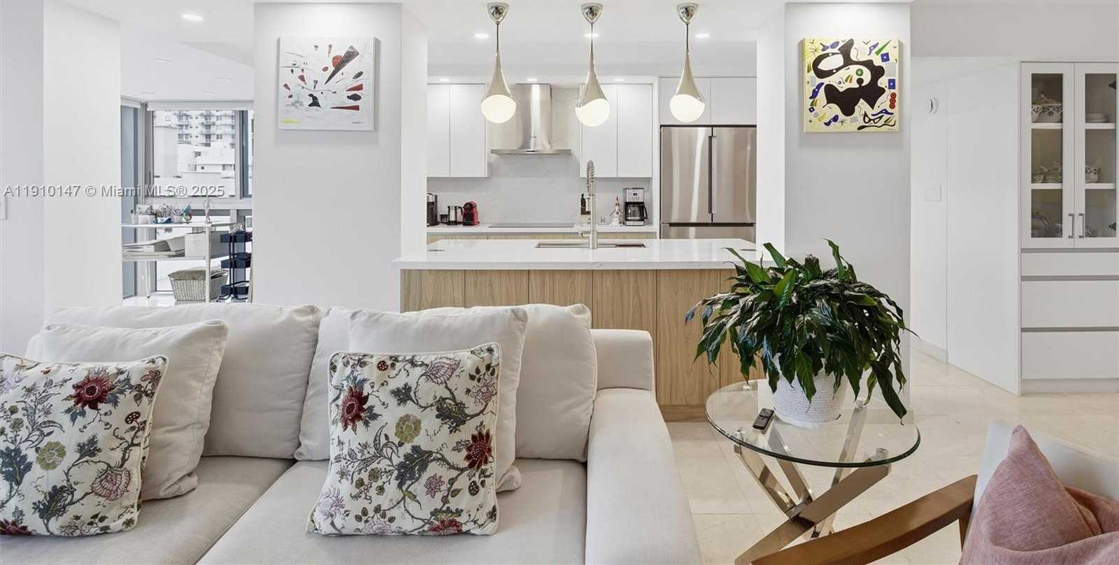 Small Image of 2655 COLLINS AVE #501, Miami Beach Number 15