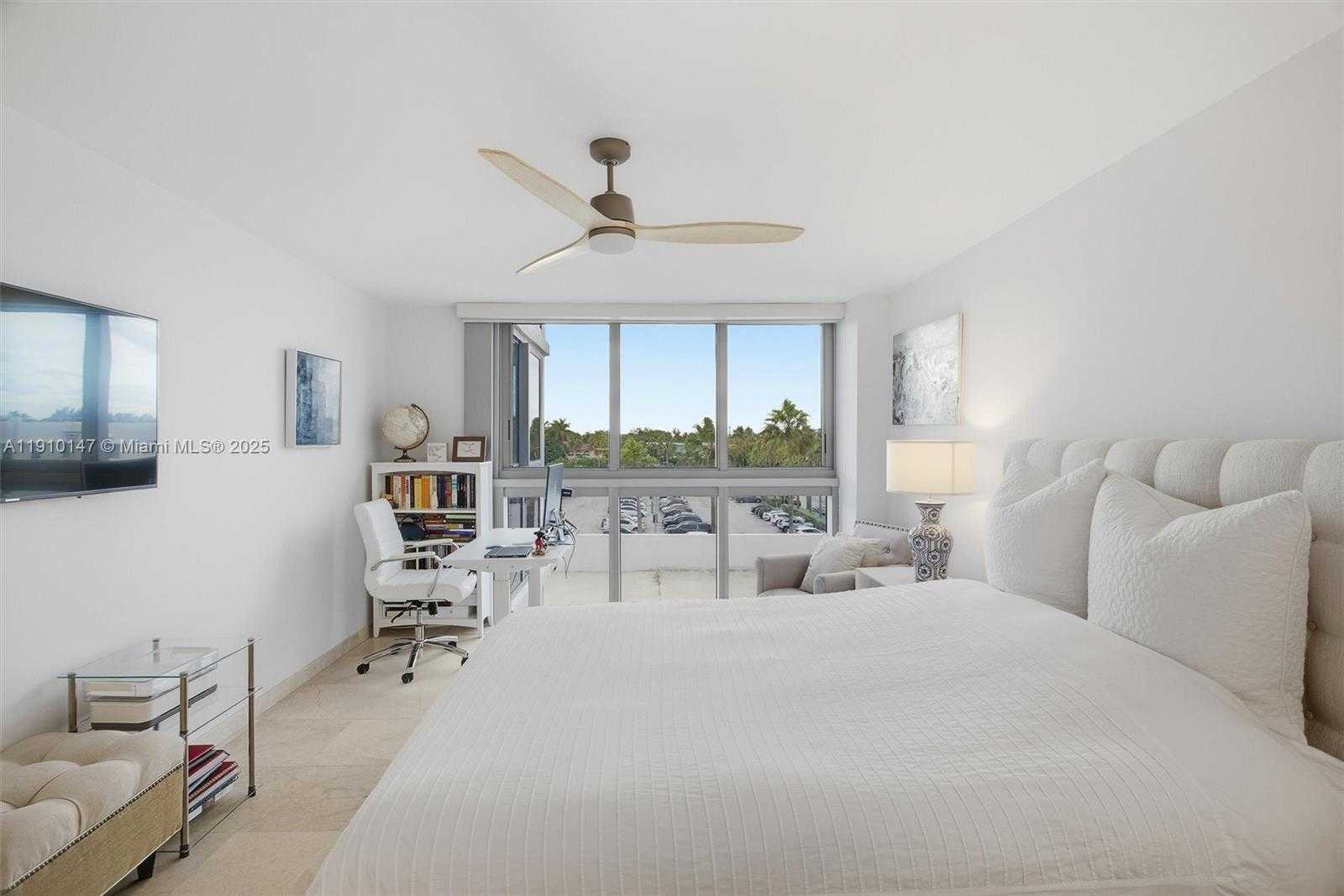 Small Image of 2655 COLLINS AVE #501, Miami Beach Number 18