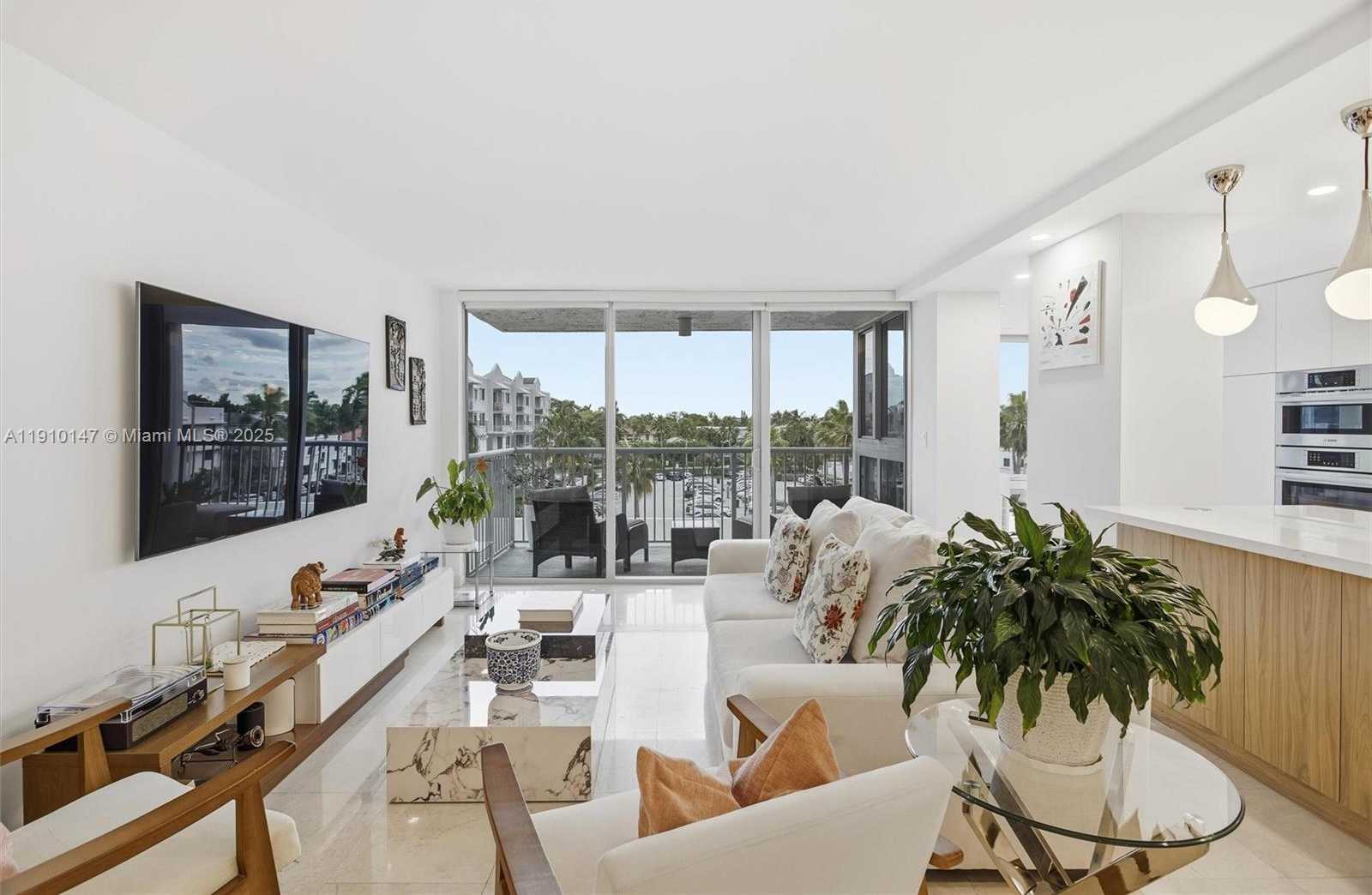 Small Image of 2655 COLLINS AVE #501, Miami Beach Number 5