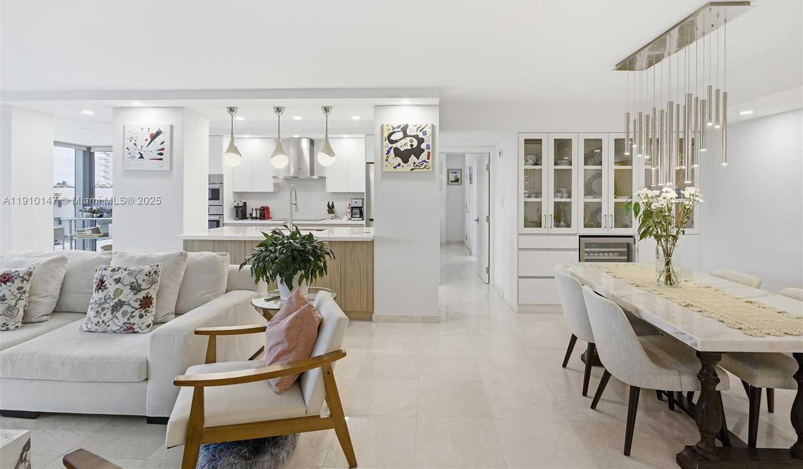 Small Image of 2655 COLLINS AVE #501, Miami Beach Number 7